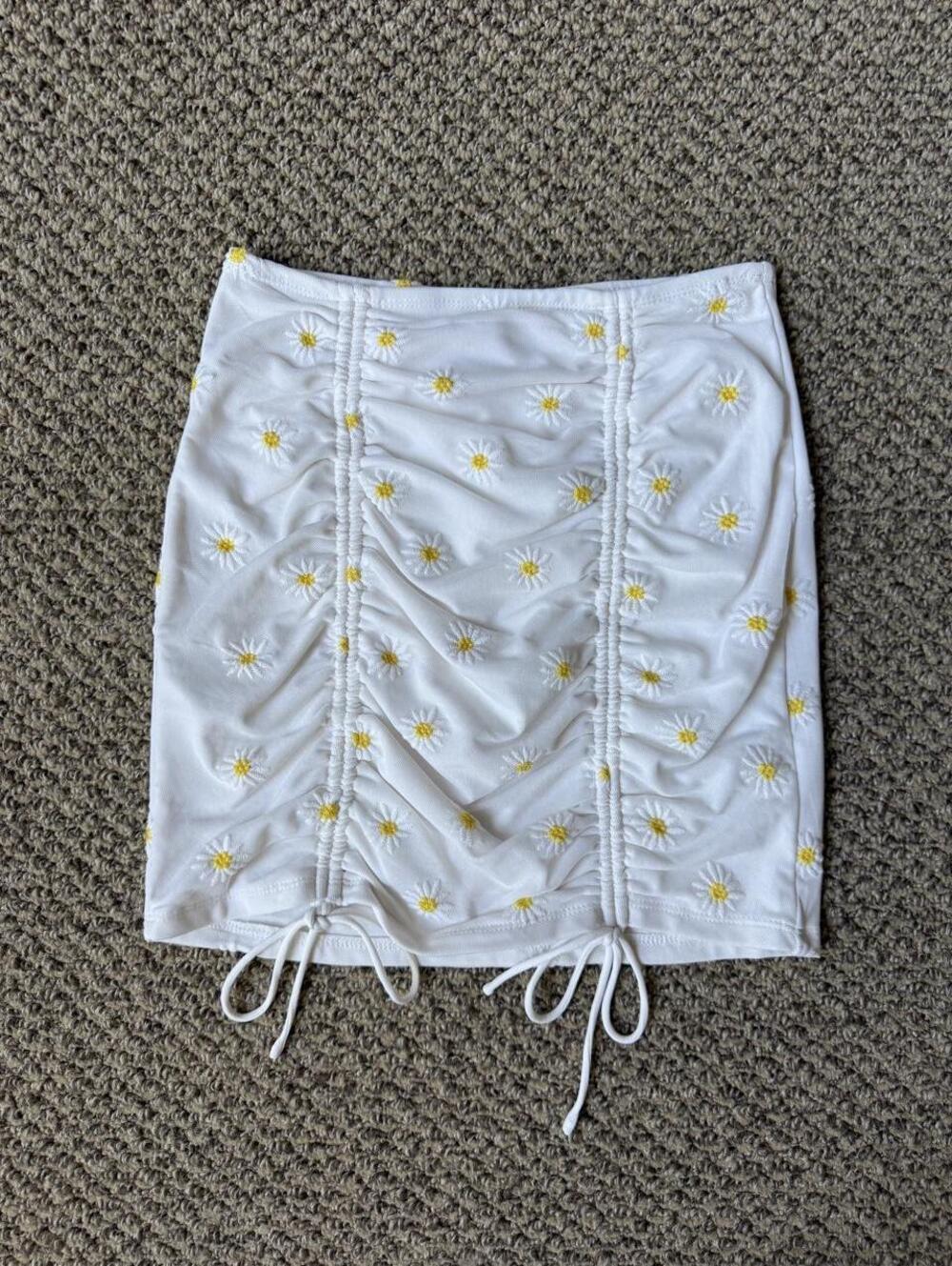 Princess Polly white mini skirt with yellow daisy print